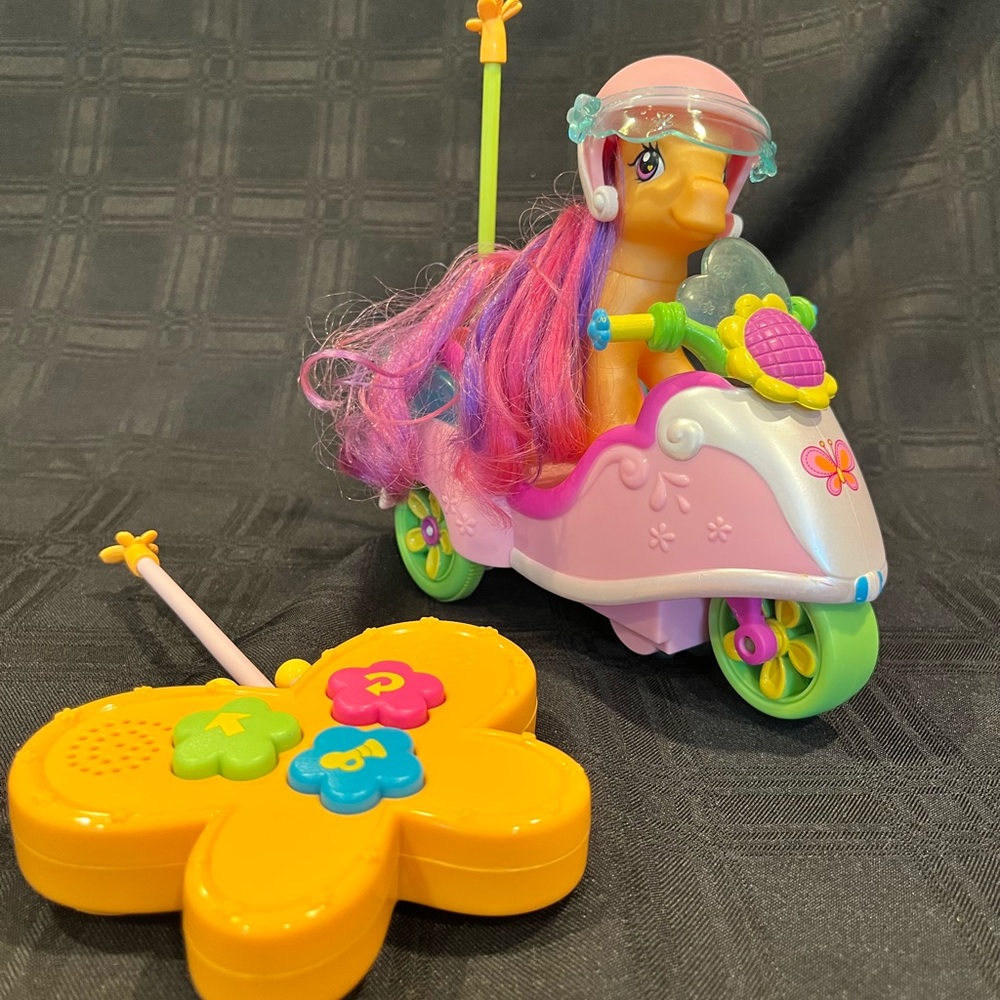 My Little Pony Remote Controlled Scooter with Pony and Remote